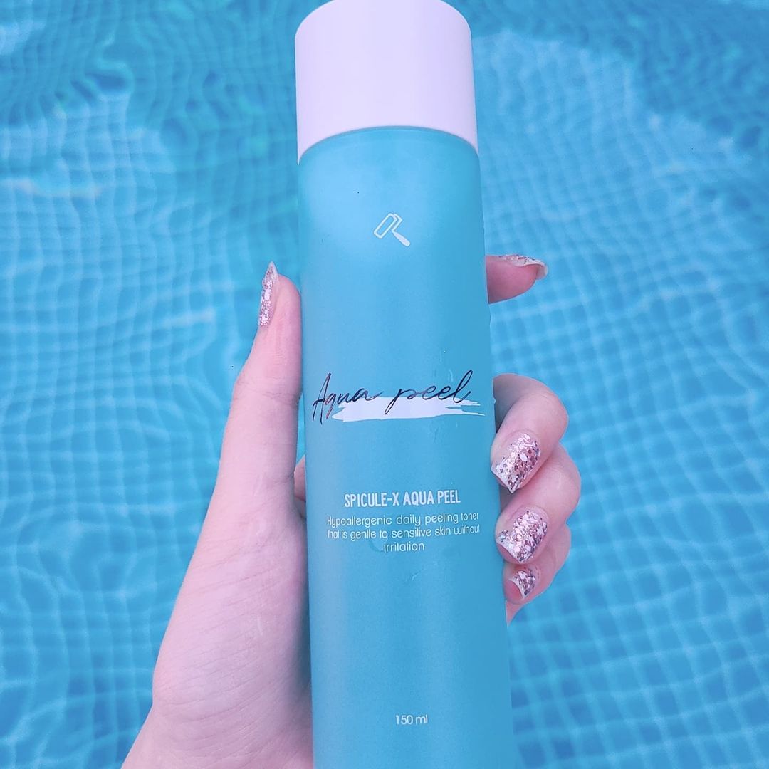 @lovely_gracekang on Instagram: “♥자연에서 온 천연각질 분해제가 함유되어 있어 각질/피지 케어에 도움을 줍니다. 토너만으로도 각질케어 가능. 건조해서 올라온 각질/피지케어 사용후 화장이