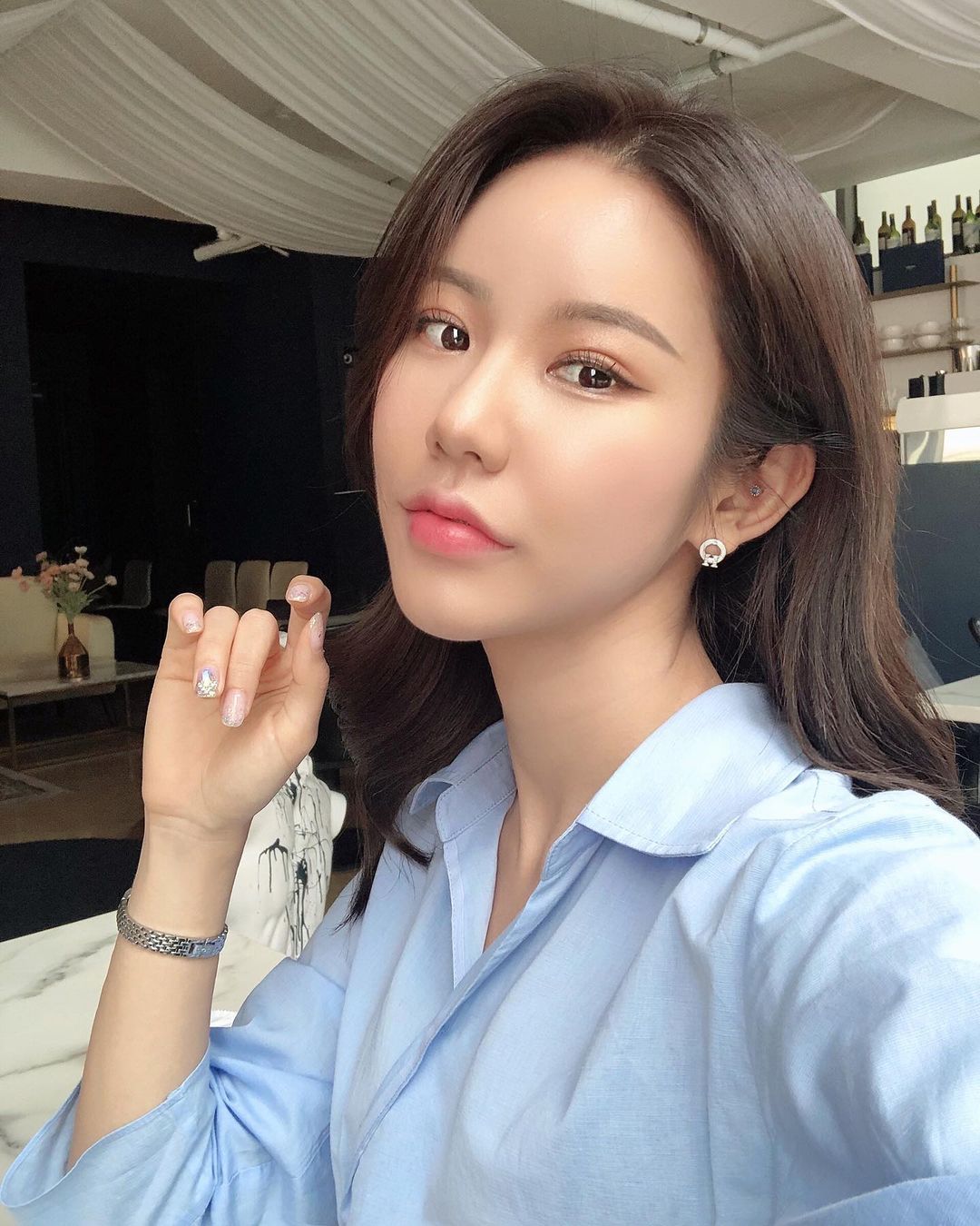 서호빈 (ʜᴏ ʙɪɴ sᴇᴏ) on Instagram: “나 이제 사진 잘 찍지 🦋 희희”