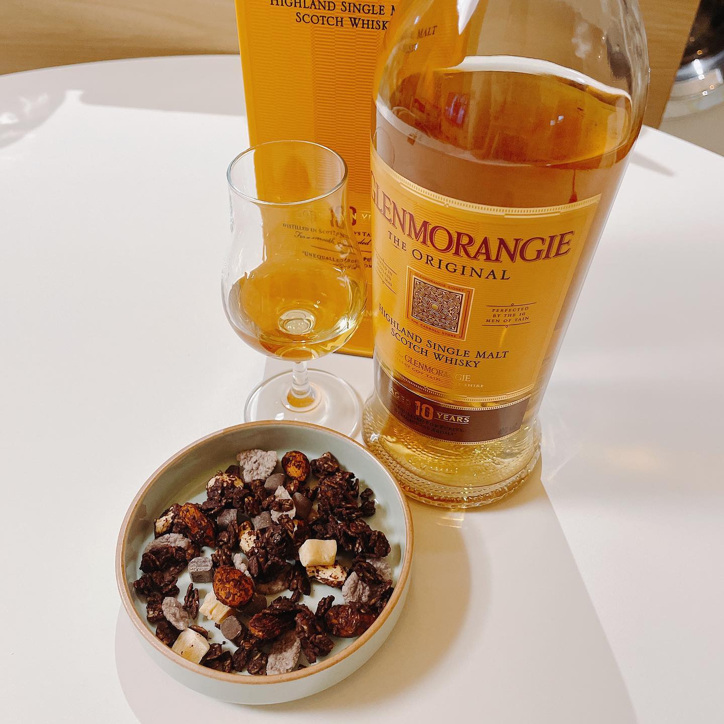 #비건하우스 #그래놀라 와 #글렌모렌지 궁합도 아주 좋구만! 😍🥃🍫
👉🏻veganhouse_kr
비건하우스 그래놀라는 초콜렛, 클래식, 와사비 세가지 맛이 있답니다!