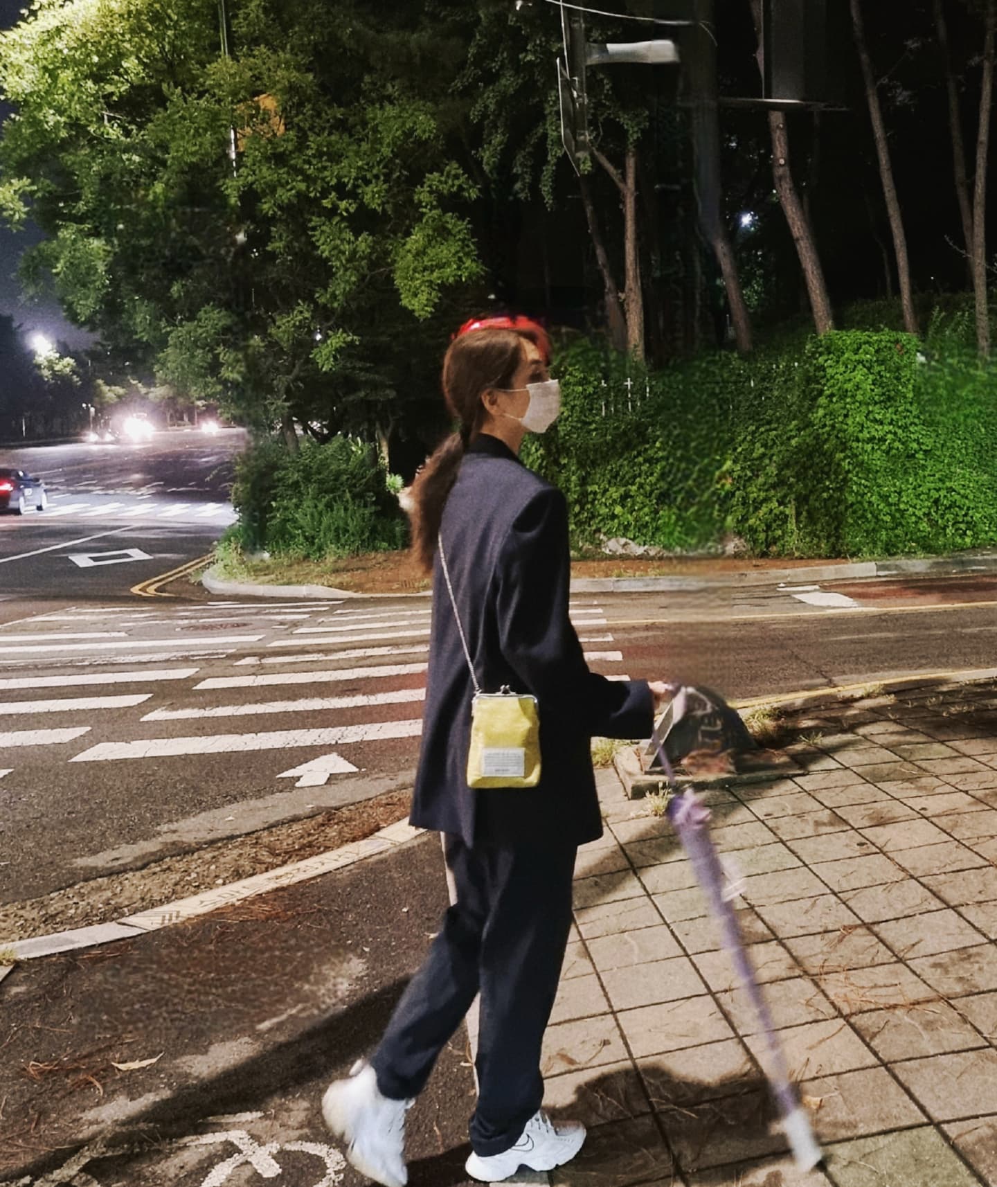 녑의 퇴근길 자켓 뺏어입은 기념으로 찍혀주기📸

#휴무 #daily #인천 #연수동 #ootd #사실은 #자기 #덥다고 #입힌거 
.....🤐🤐🤐
