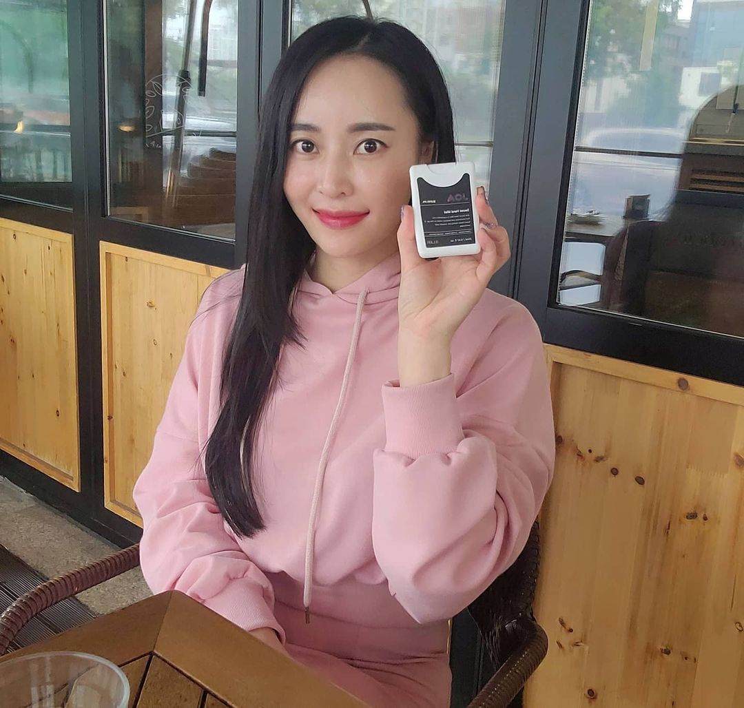 🇮 🇫 🇦 _ 🇾 🇺 🇷 🇮’s Instagram profile post: “#제품제공 . 💜조아 시크릿 핸드미스트👏 . 평소에 손을 자주 씻는 편이라 핸드로션을자주 바르는데요. 로션보다 미스트는 더 촉촉한 느
