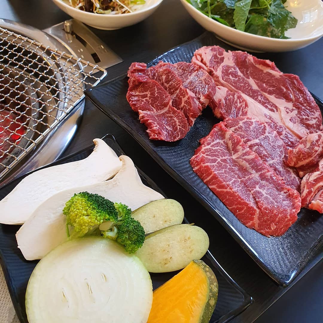 𝙼𝙾𝙲𝙲𝙷𝙸'𝚜 𝙳𝙸𝙰𝚁𝚈 on Instagram: “소고기에 신나쪄~❤🤧❤ 요즘 소고기 무한리필집 찾기 너무쉬우면서도 맛이 별루였눈대😭 드디어 맛집찾음‼ 항상 마사지받으러 왔던