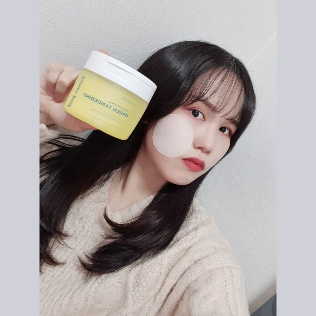 𝒥𝑒𝓃𝓃𝓎🍒 on Instagram: “#협찬 청귤추출물이 70%나 들어있는 #은율토너패드 향이 상콤해서 그런가 더 산뜻한 기분💛🧡💛🧡 #은율청귤패드 #은율청귤토너패드 #청귤토너패드 #은율