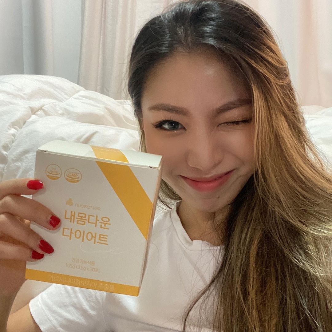EVE LOVE (이 브)’s Instagram post: “#상품협찬 #광고 #AD 현재 다이어트를 하면서 틈틈히 먹는중인 #내몸다운_다이어트 다이어트 하다가 주말에 자꾸 탄수화물을 왕창 섭취하는데 그때마다