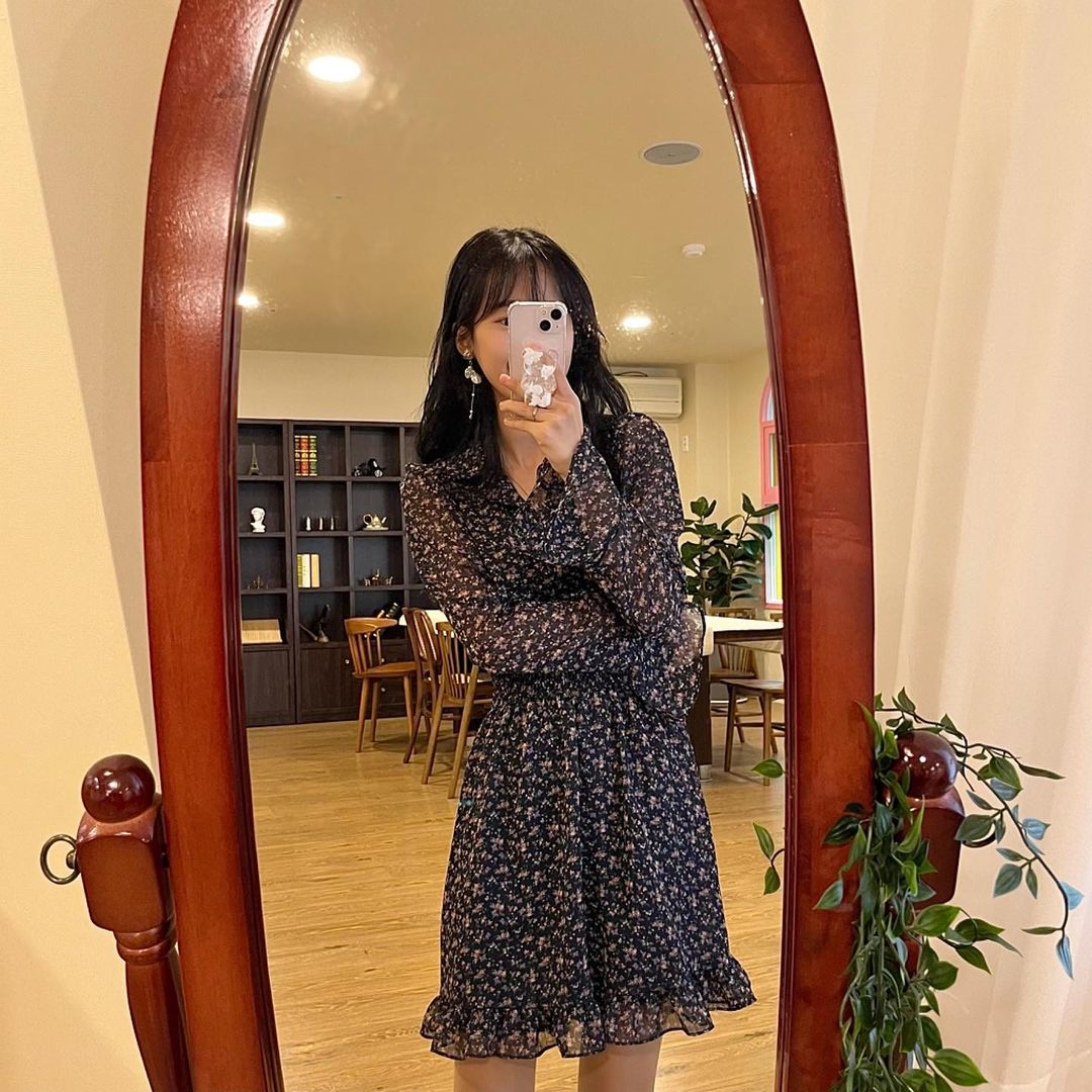 금가영 on Instagram: “#협찬 구름 곰돌이 그립톡 🐻🧸☁️ 겨울 무드랑 진짜 잘 어울리는 것 같아요 넘 몽환적 ಇ 구름이 풍성해서 더 예쁜 것 같아요 ☁️ 선물로 주기에도 딱인