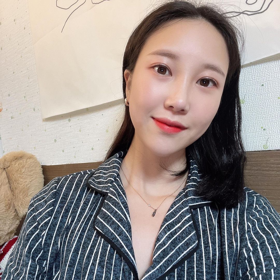 박영선♥ on Instagram: “🧴협찬제품🧴 (에스엔 티크림) 일단 난..원래 홍조도 심한데.. 운동해서 맨날 찬바람 맞는 요즘🤦🏻‍♀️ 피부가 쒯이 였는디 ㅋㅋㅋㅋㅋㅋㅋ 에스엔 티크림 쓰면