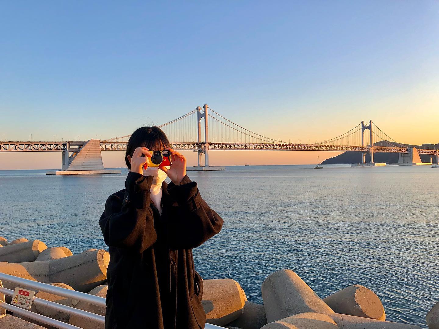 엄마가 저 몽둥이는 뭐냐는데ㅎㅎ
부산 모래 4년 만에 밟아보기 🐾