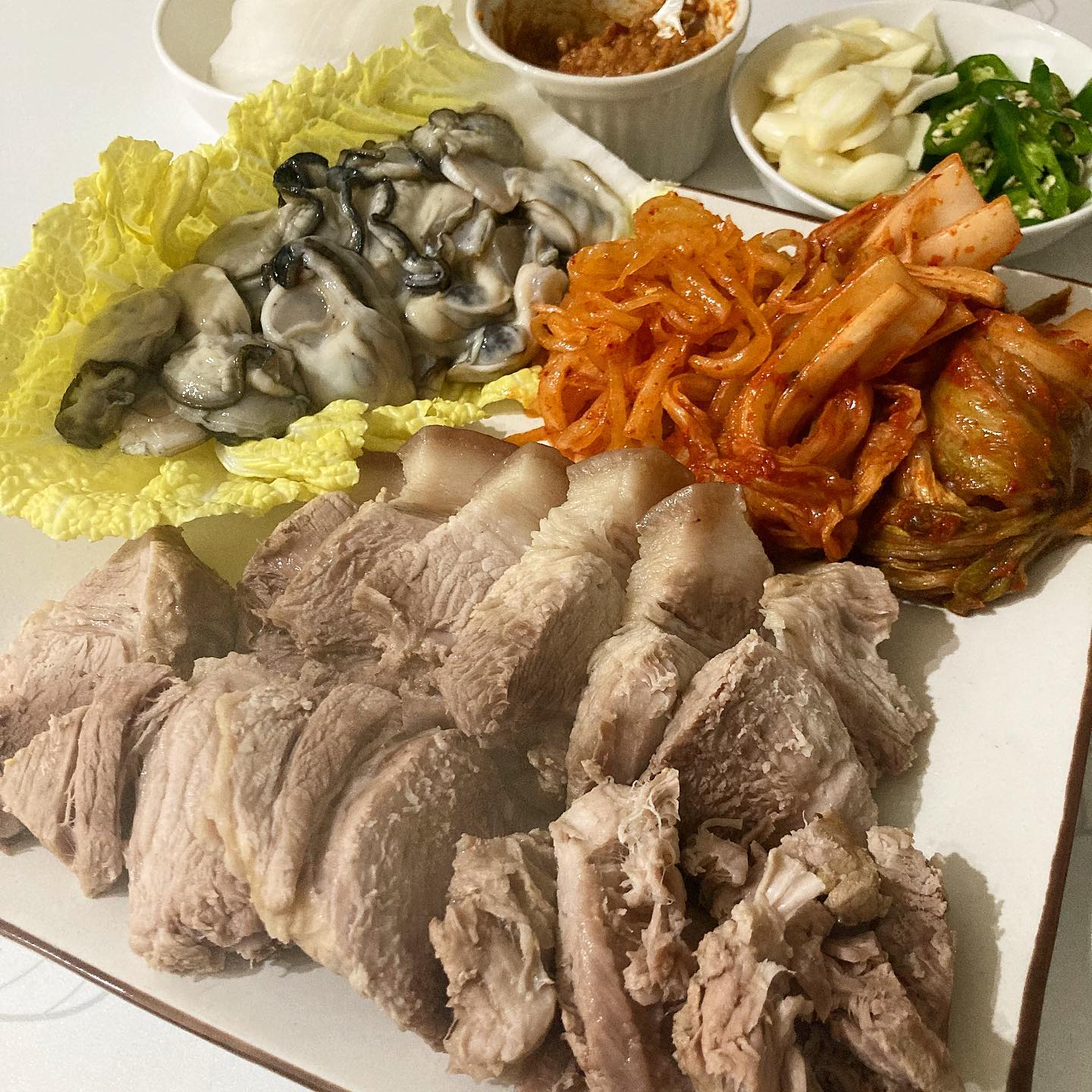 오빠랑🥰 #굴보쌈 냠냠
#다이어트 2022년에 하는걸로🥲