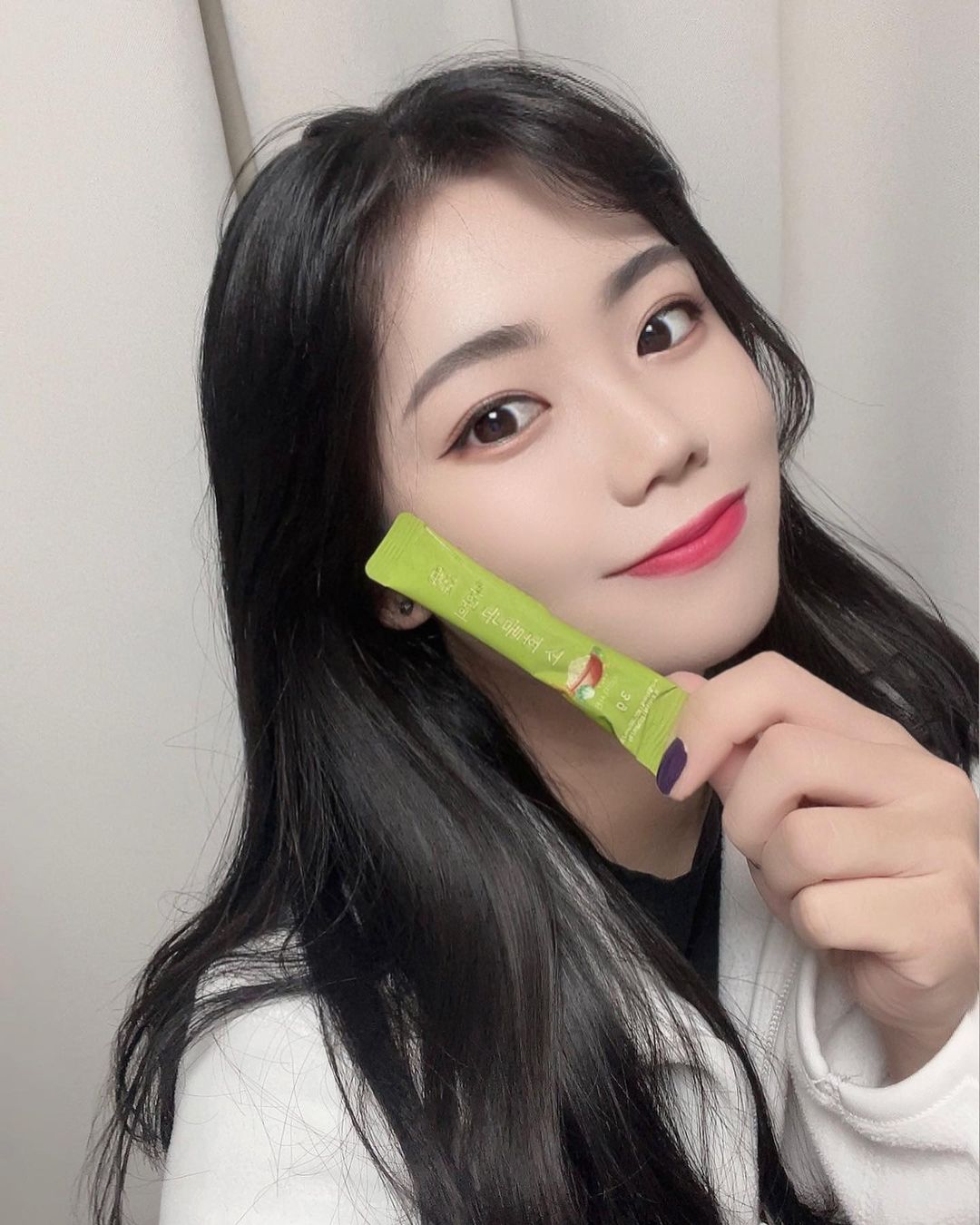 정지은 on Instagram: “#협찬 요즘 효소 안먹는 사람이 없던데 과연 맛있을까 하며 안먹다가, 인절미 맛이라길래 먹어본 💚설리마켓 나만의 곡물 효소💚 뻥 안치고 짱 맛있어요!!!