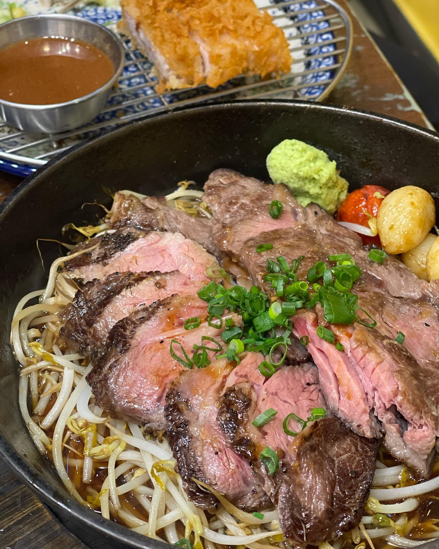 우연히 갔는데 은근맛있넷

#송도현대프리미엄아울렛