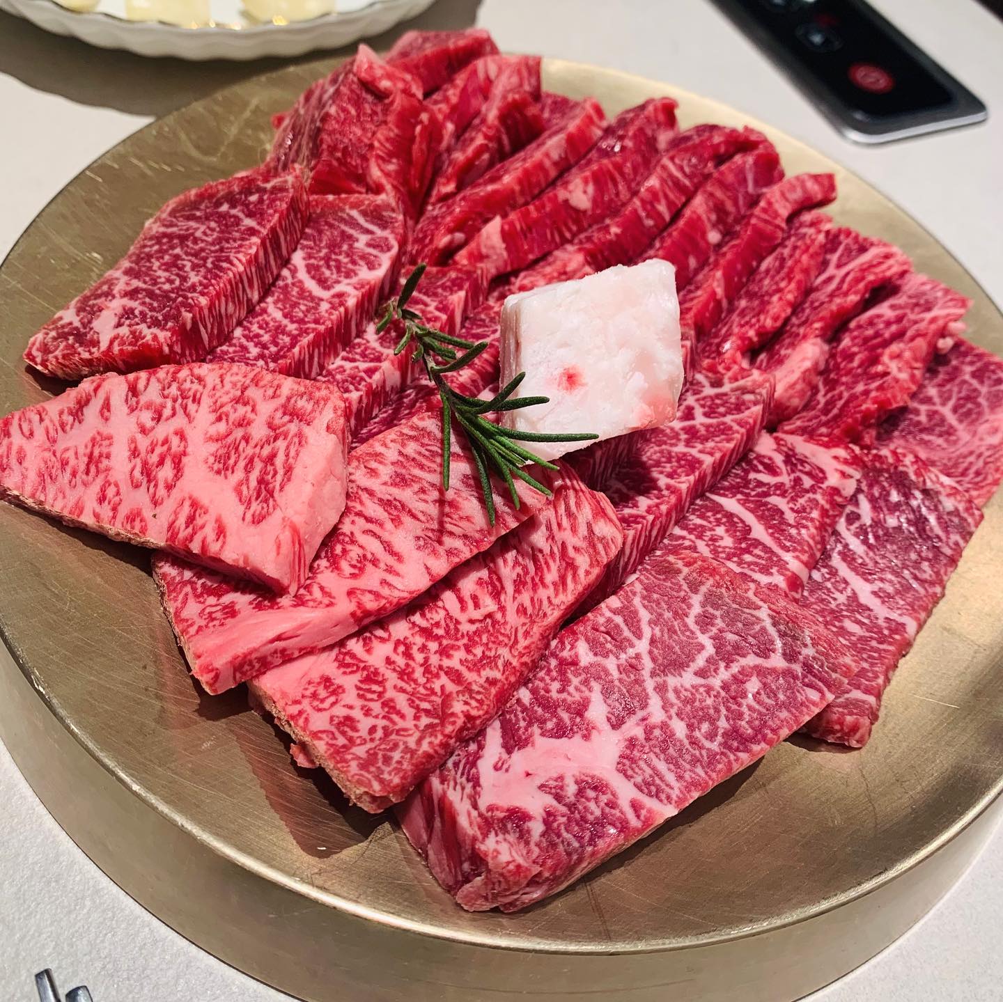 #서울로인 #서울스퀘어맛집 #서울역맛집 ⠀
⠀⠀
✅ 서울로인⠀
⠀
✔️ 1++ 서울등심구이 65,000원⠀
✔️ 육회감태 13,000원⠀
⠀
빨리 먹지말라고🥲⠀
⠀
천천히 먹자고 친구들아🥲⠀
.⠀⠀
.⠀⠀
.⠀⠀
.⠀⠀
.⠀⠀
.⠀⠀
.⠀⠀
.⠀⠀
#맞팔환영 #맞팔해요 #선팔맞팔 #선팔하면맞팔 #좋아요반사 #먹팔환영 #인친대환영 #먹스타맞팔 #먹스타그램 #맛스타그램⠀