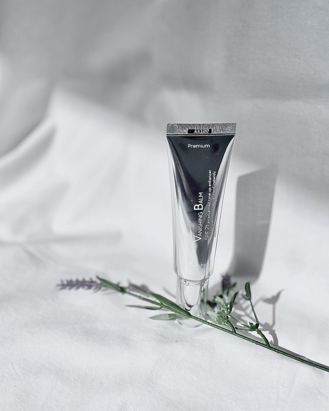 ✨ʜᴀᴘᴘʏ ᴇɴᴅɪɴɢ ɪs ᴍɪɴᴇ . :-✨ on Instagram: “#광고 요즘 #심수련톤업크림 으로 핫한 아이템 ♥ 나인위지스 프리미엄 톤업 크림•‧₊⋆ ⠀ 미백, 주름개선, 자외선 차단 3중 기능성