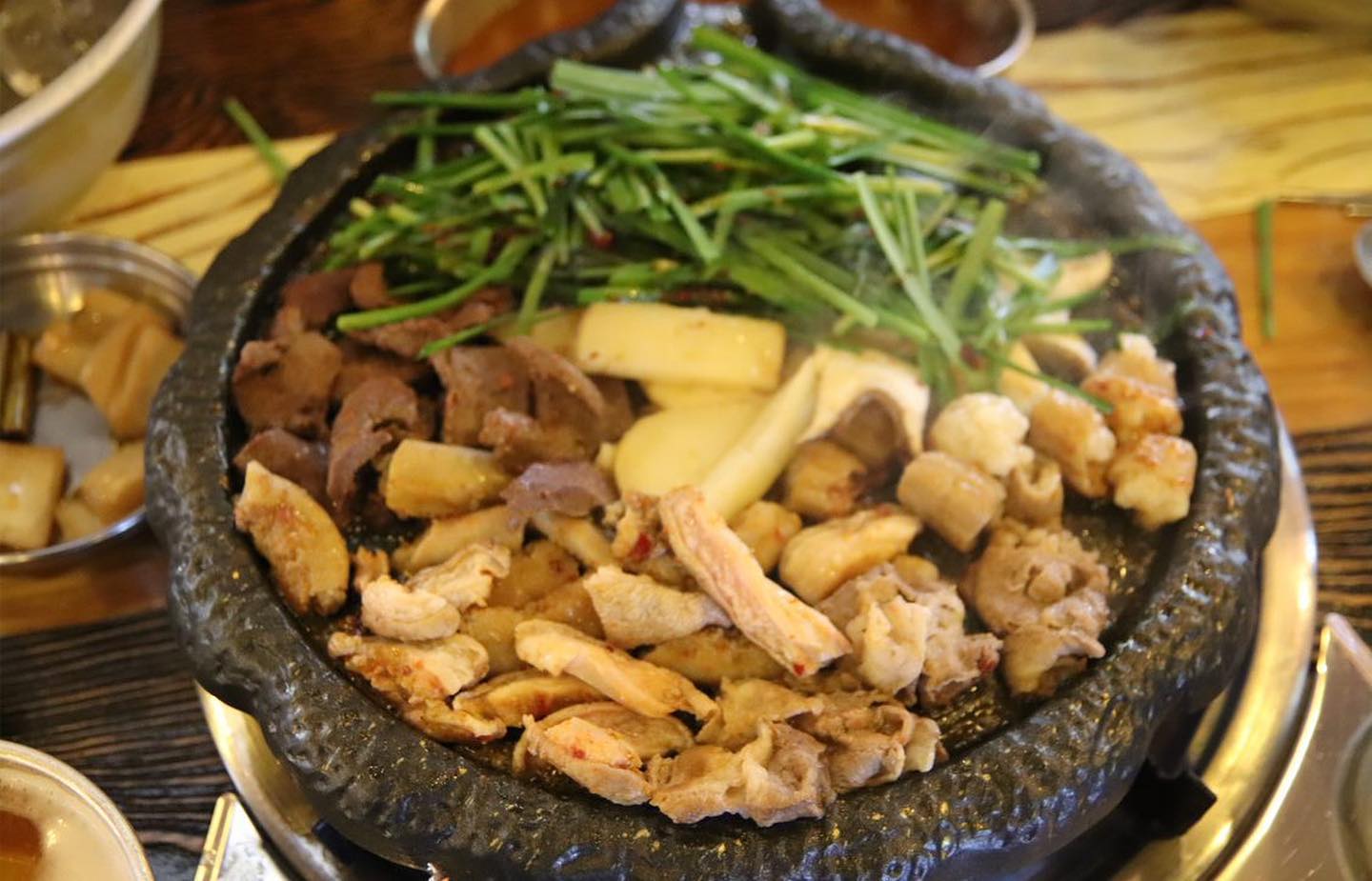 강남역 핫플레이스! 곱창은 역시!!👌
강남역 곱창고가 진리쥬~~ 소주 한병 뚝딱이쥬~~^^
퀄리티도 양도 서비스도 매우 좋은 곳🥰‼️

#광고 #강남역맛집 #강남맛집 #강남역곱창 #강남역곱창맛집 #강남곱창 #강남곱창맛집 #강남역회식장소 #강남역모임장소 #강남역술집 #강남역저녁 #강남역맛집베스트10 #강남역핫플레이스 #강남역볶음밥 #강남역맥주 #강남역소주 #곱창고강남역점 #강남역고기집 #역삼역곱창 #강남역소주집