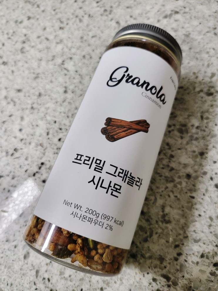 한 번 먹으면 계속 찾게 되는 프리밀 그래놀라 시나몬으로 다이어트 진행형입니다.