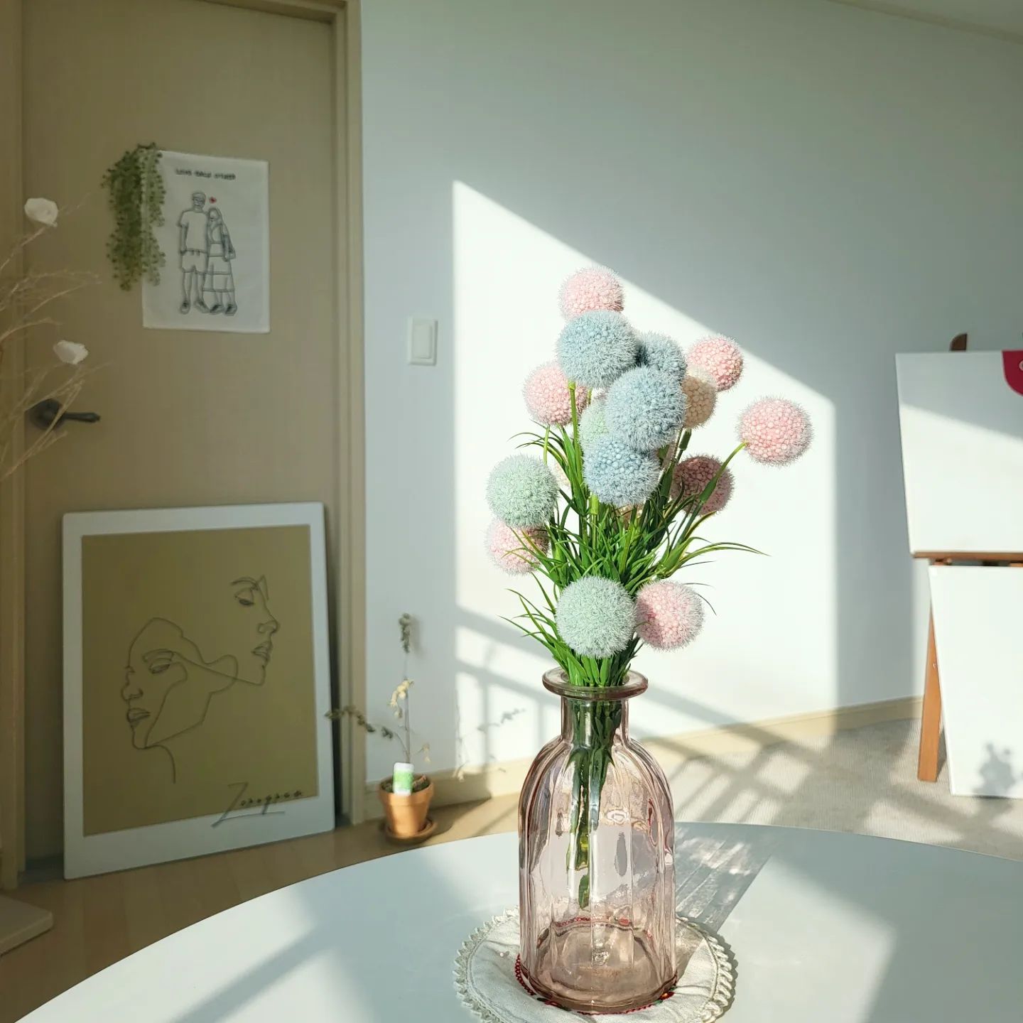 취향대로 넣은 카페방 겸 취미방 🤍
나만의 생각방☕🌿🖼🧸🎈
그림은 언제 그린담..🤔🙄
.
.
.
파주는 날씨가 꾸리꾸리해서 날씨 좋았던 날 사진🌞