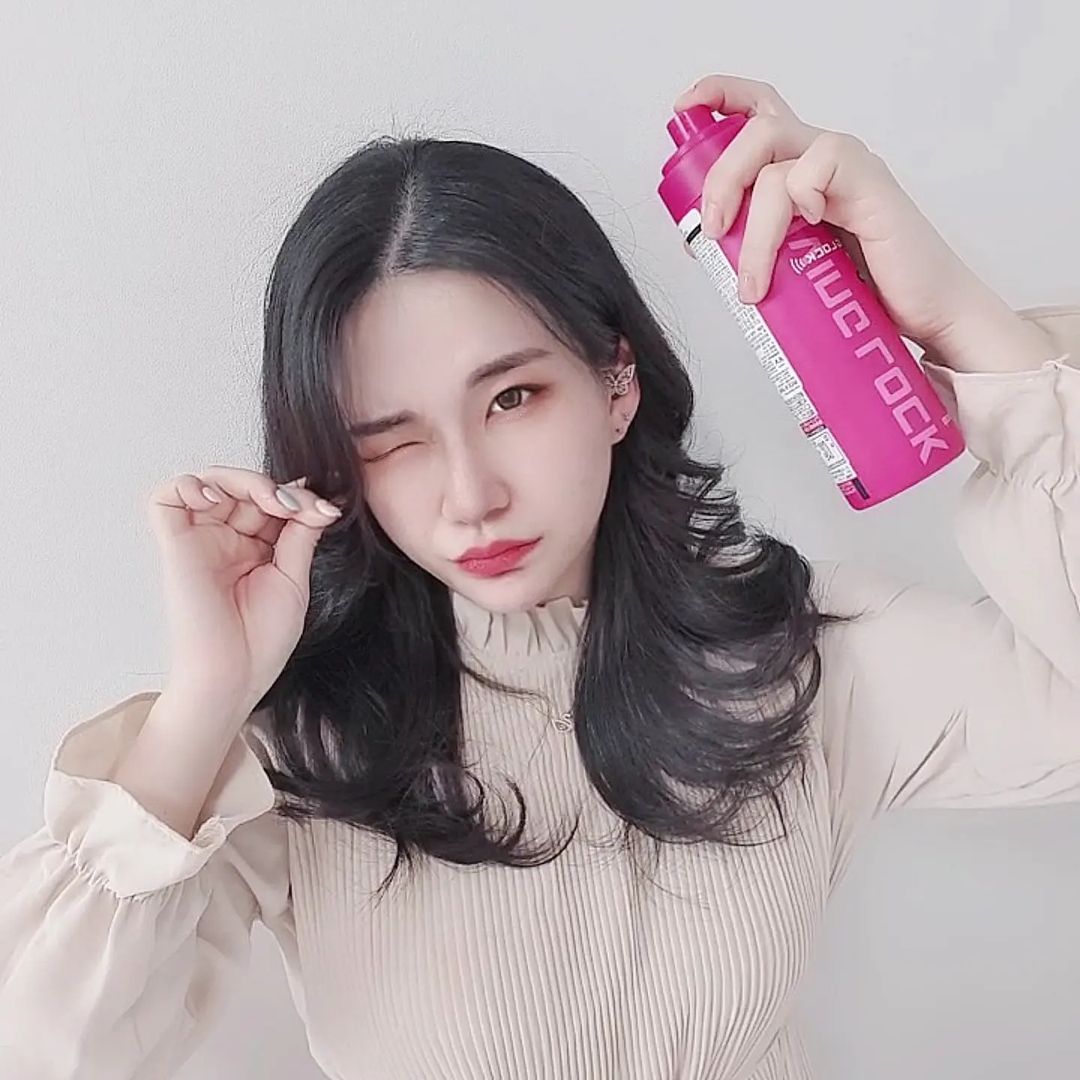 🎀류혜영🎀 on Instagram: “#협찬 #광고 고정력 좋고 광택 없는 스프레이 발견! 부담스럽지 않은 산뜻한🍏사과향에 무엇보다 광택이 없다는 거! 매일 스프레이로 스타일링 하시는 아부지도