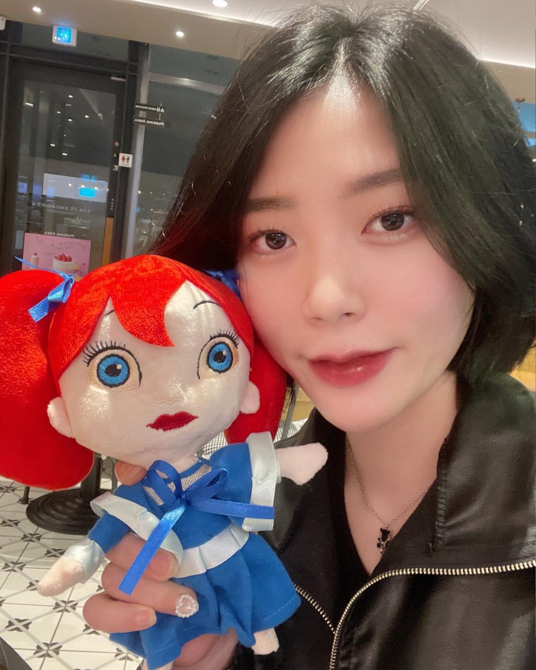 🇰🇷 on Instagram: “#협찬 #로앤제이 오늘 새로운 친구가 생겼어용‼️ 요즘 인기있는 허기워기 친구들이예영 같이 커피도 마시고 색칠공부도 했어용🥰 요즘 인기가 하도 많아서 굿즈도 많