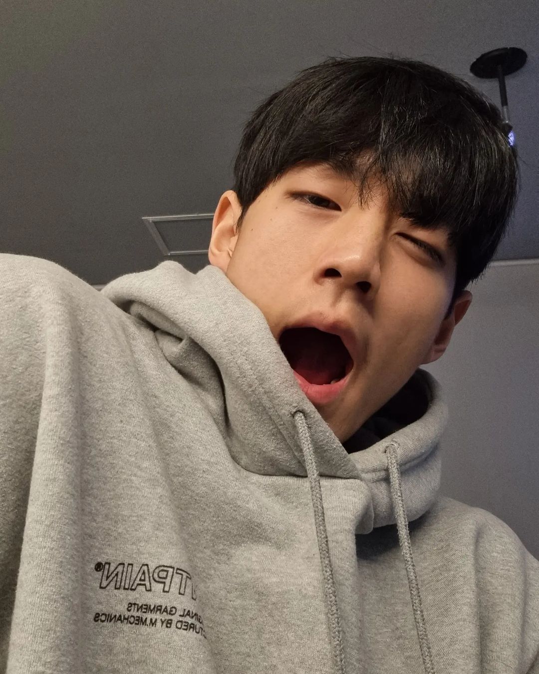 𝙆𝙮𝙤 𝙃𝙤𝙣𝙜 | 교홍 🇰🇷 (@kyo_hong__04_) posted on Instagram • Jan 21, 2022 at 12:27am UTC