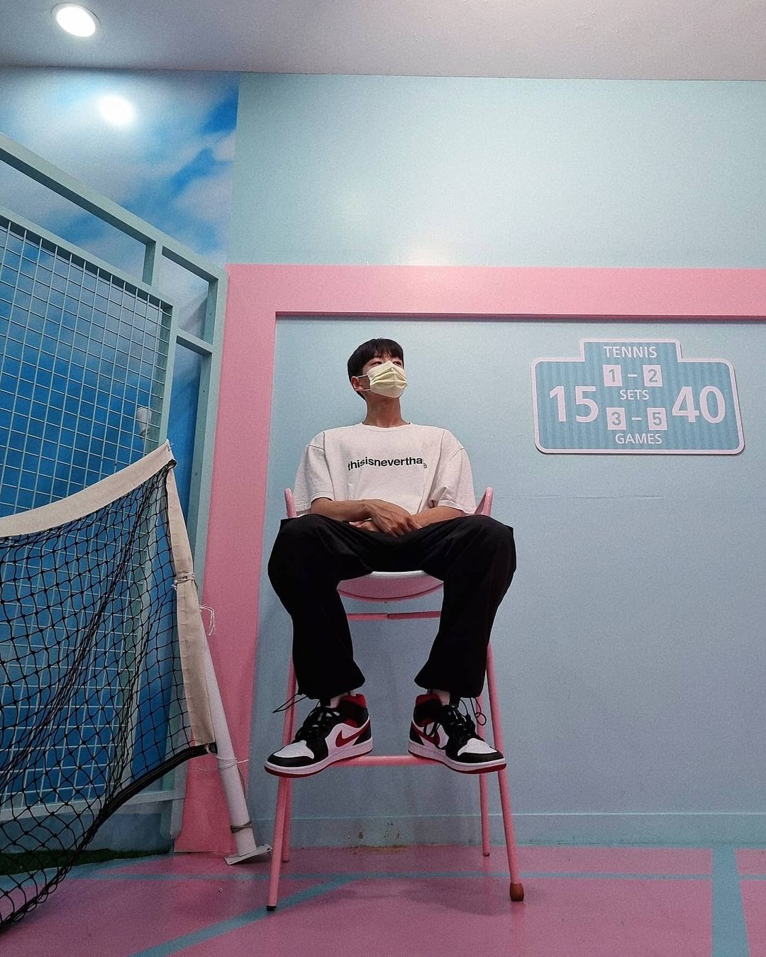 𝙆𝙮𝙤 𝙃𝙤𝙣𝙜 | 교홍 🇰🇷 on Instagram: “핑크가 나랑 쫌 어울리지? ㅎ 🐷”
