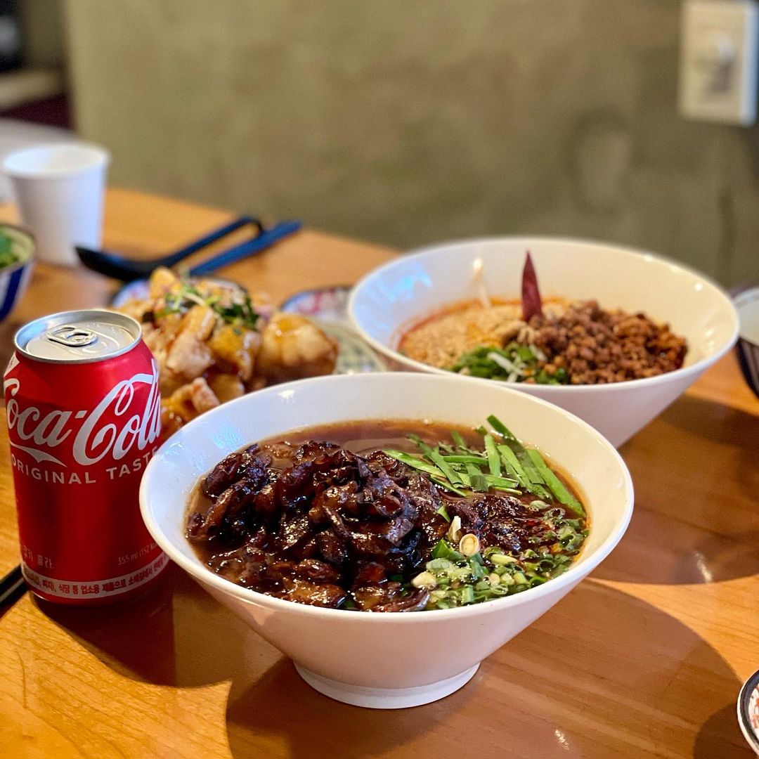 맛집 리뷰_수트콤 먹스타•ᴥ•🍴 (@sutcom_muk) posted on Instagram: “📌 #성신여대 #라라면가 - 마라+곱창은,,(◞ꈍ∇ꈍ)◞🧡 사랑하는 마라와 곱창이 만나면 말모말모! 또 황도와 함께 먹는 쫘