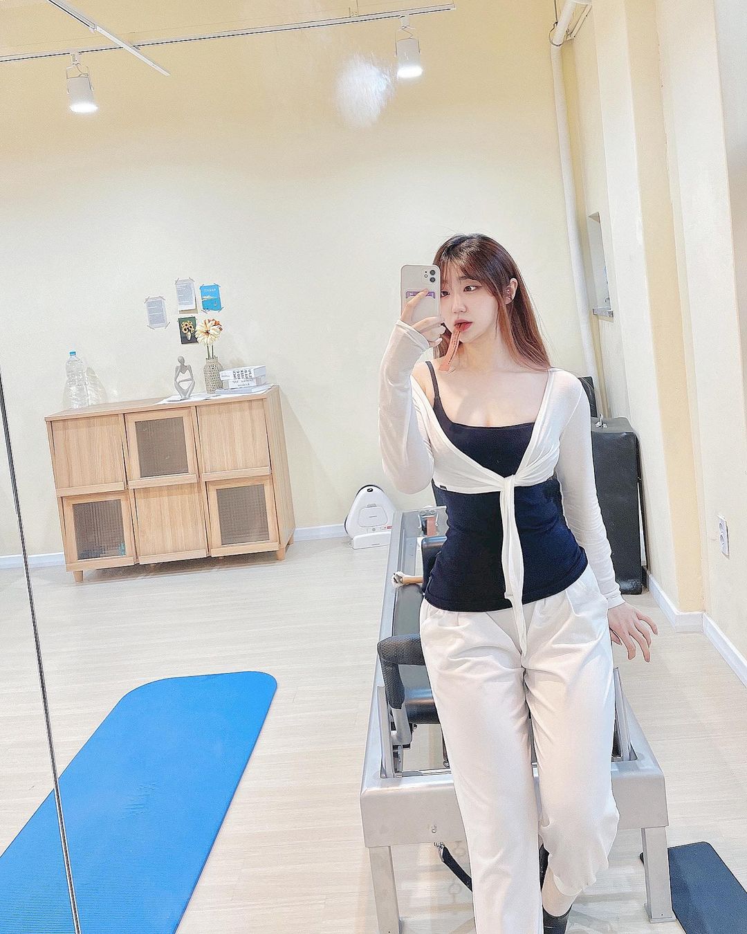 ˢᴼᴼ ᴮᴵᴺ’s Instagram post: “#광고 효소 먹는 사람? 🤔 저는 그동안 곡물맛 효소만 먹다가 🍫초코🍫맛 효소 첨으로 먹는데 !코코아 가루?처럼 달달해서 요즘 최애라 자랑하러 왓둡니다