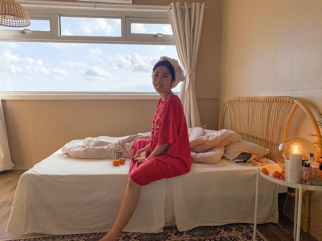 ʜᴇʟʟᴏɢෆ⃛ on Instagram: “온전히 나의 공천포가 되어주었던 곳🏠 . . . 바다는 항상 나를 편안하게 해준다. 그런 바다를 아침에 눈 뜨면서 맞이하고 싶었고 파도소리와 함께 하루를 마무