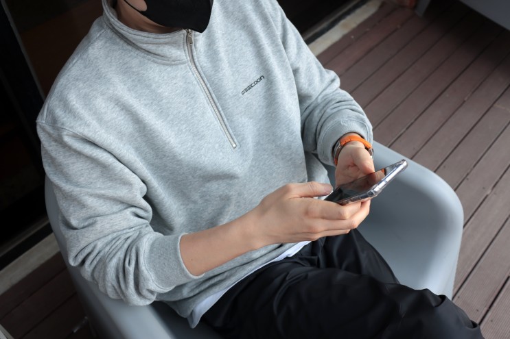스트릿 캐주얼 스타일 지쿤 하프집업 셋업 맨투맨으로 완성