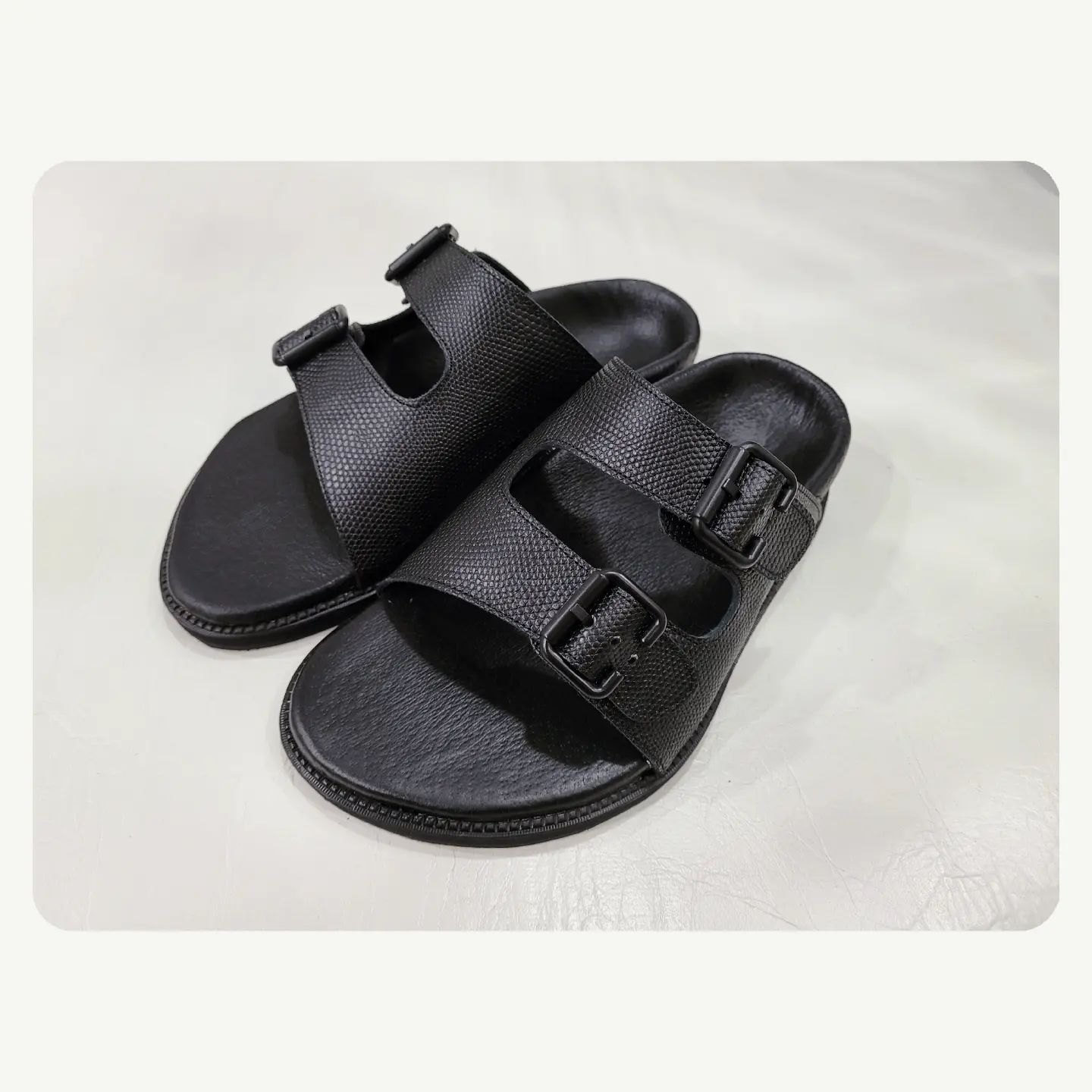 편한맞춤슬리퍼 🦶
#맞춤신발 #평발 #교정 #직장인룩
검사부터 제작까지 한번에 해결
네이버 정메디케어 검색, DM문의 👌