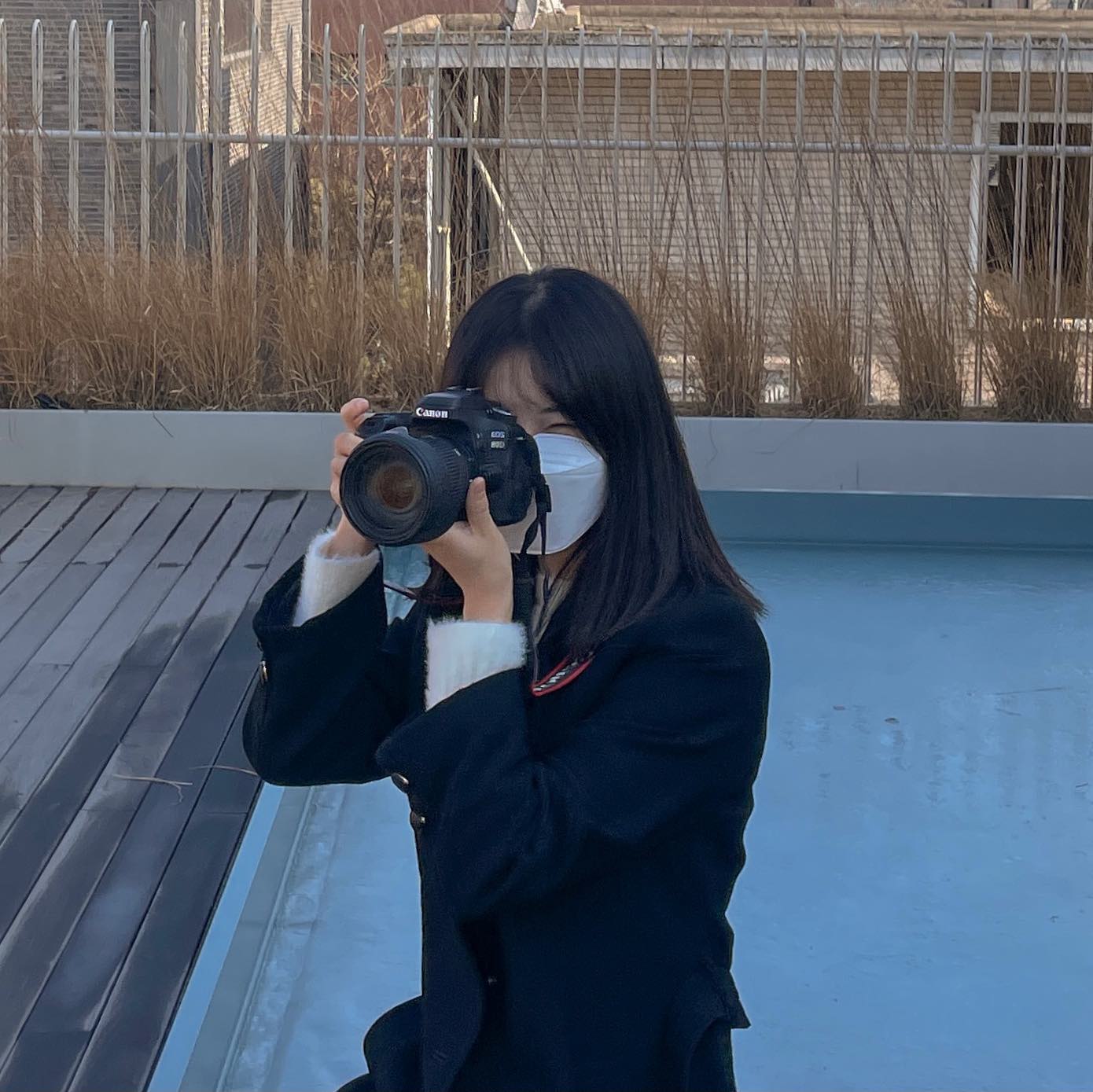 .
21.12.08

카메라로 찍으랴 핸드폰으로 찍으랴
바쁘다 바뻐

#찰쿠닥모먼트