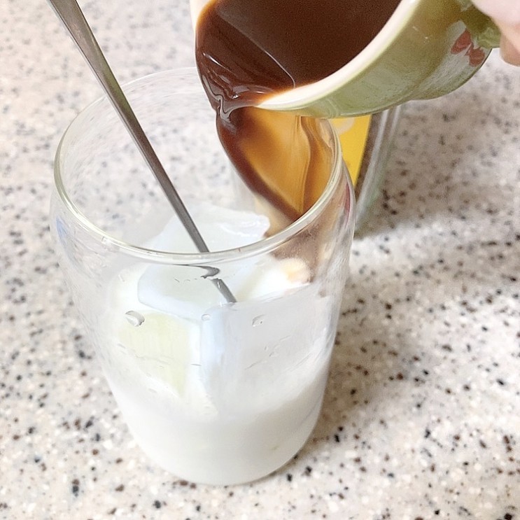 맥심 모카골드 마일드로 아이스라떼 홈카페 만들기
