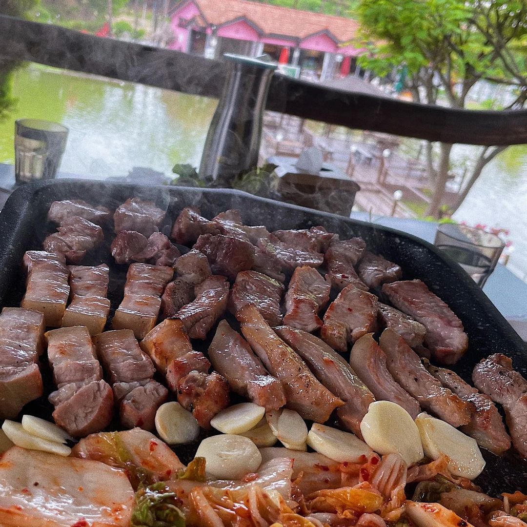 먹도리🍽💙 on Instagram: “#협찬 이지만 #찐맛집 🤍 🐖 여주 하르방 📍 경기 여주시 북내면 상교3길 56-37 오랜만에 가족 외식!! 오늘은 여주에 삼겹살 찐맛집 들구와써요오❤️❤️❤️ 조