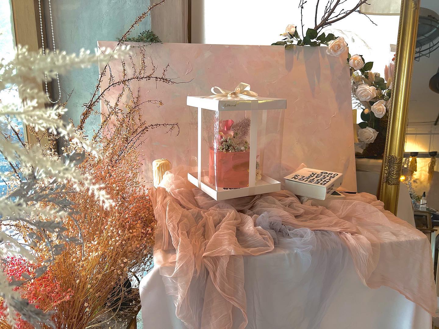 athird.flower.cake 
.
.
.
#청담어써드 #어써드케이크 #생화케이크 #생화꽃케이크