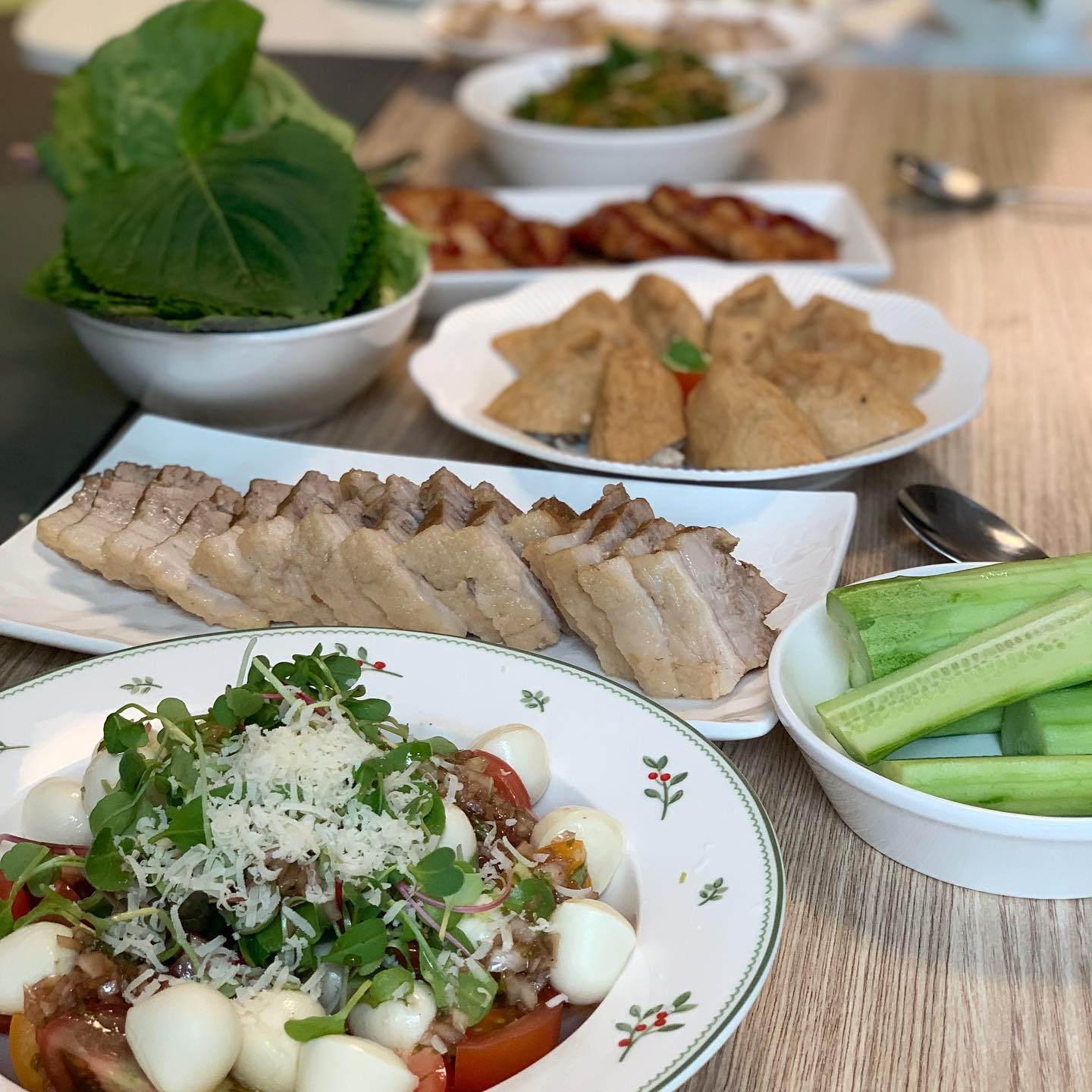 .
주말 우리집 집들이 
할 수 있는 솜씨 자랑 다 했다 … ✌🏻