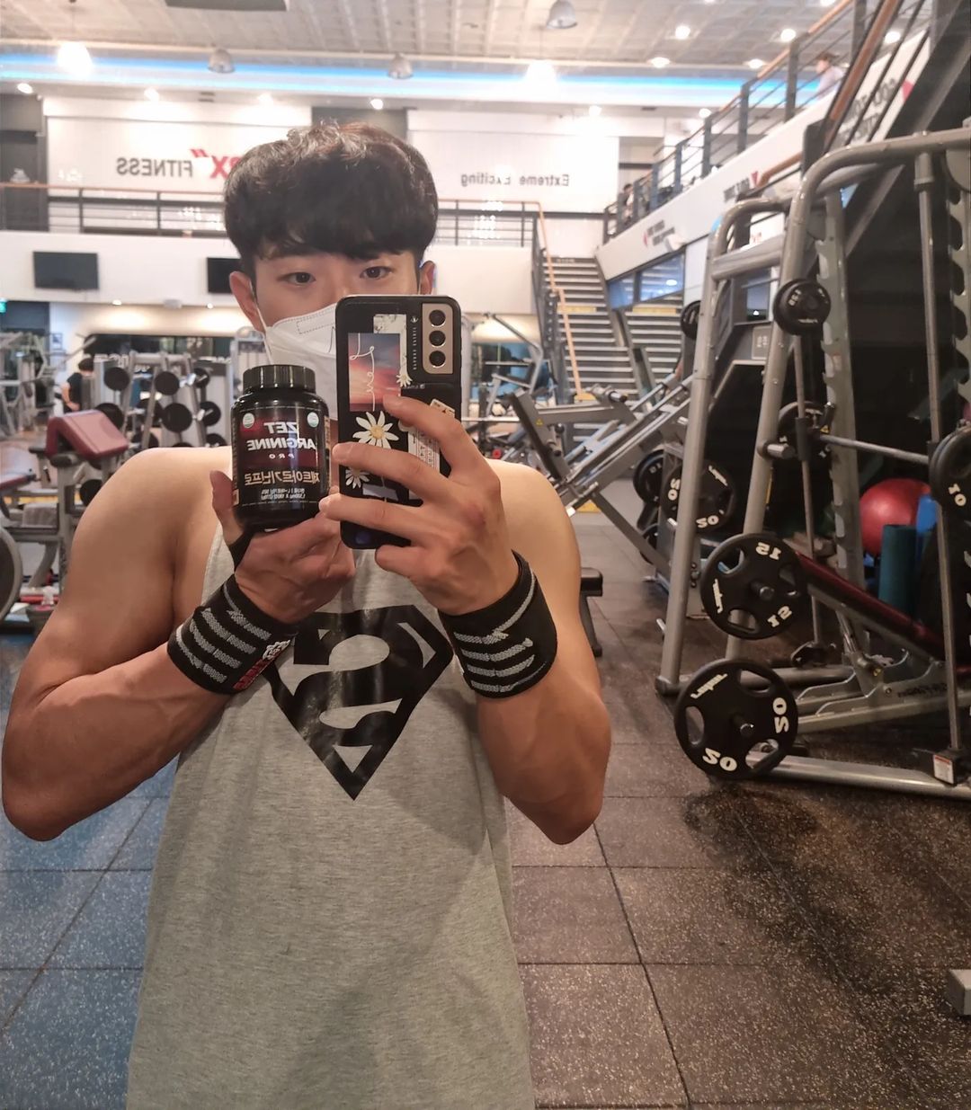 봉관 on Instagram: “#협찬 #근육맨닷컴 근육맨 닷컴 - 제트 아르기닌프로 아르기닌 섭취 후 어깨 운동 완료!! 휴대및 섭취가 간편해서 좋아요 👍👍 아르기닌프로 섭취 ➡️아미노산 충전❗