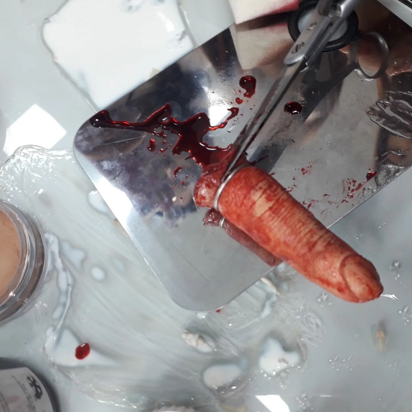 지금봐도 나 분장 좀 잘하는듯(?) 저사람들 다 내가해준거임^~^
이번 할로윈은 이태원이다!!
 #특수분장 #할로윈 #분장 #미용인맞팔 #좋반  #맞팔  #likesforlike #likeforfollow  #fff
