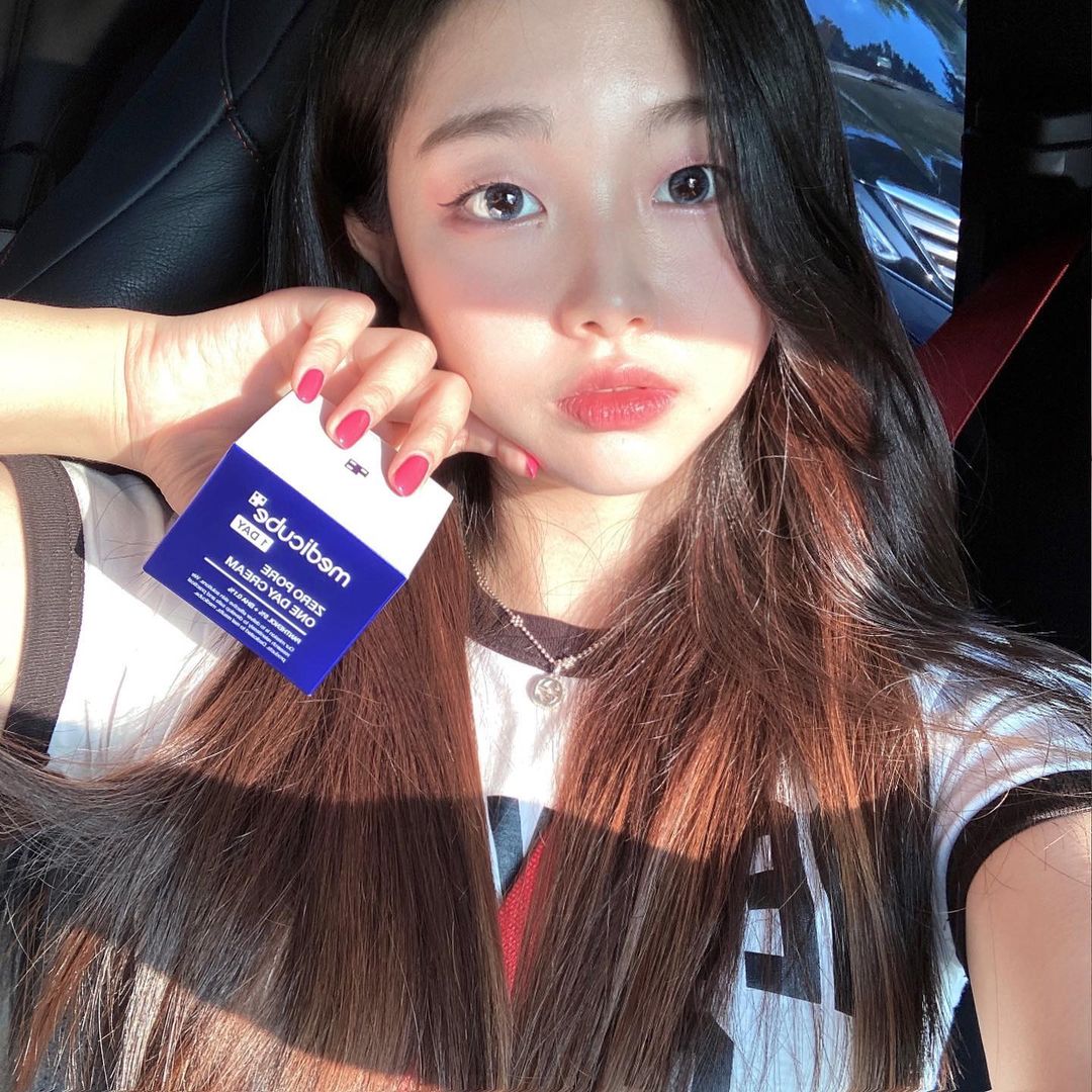 예지 on Instagram: “#광고 모공케어 전문 브랜드 메디큐브에서 출시한 진짜 모공크림 써봤어요 :) 모공 특허 성분 5종 함유로 모공 탄력을 개선시켜 얼굴 전체에 탄력을 주더라구요 ㅎㅎ