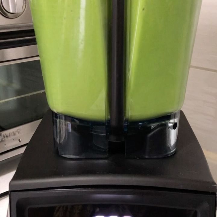 🌱
1일 1스무디 🌿🌪
smoothie every day 💚
#greensmoothie #smoothietime
#vitamix #vitamixblender 
#그린스무디 #바이타믹스 #바이타믹스x요마씨