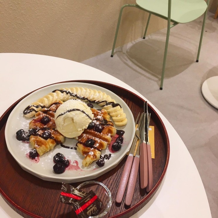 [천안 카페] 불당동 신상카페 <Depend on/디팬드온/디펜드온> (크로플 맛집/분위기 맛집/감성 카페/천안 핫플)