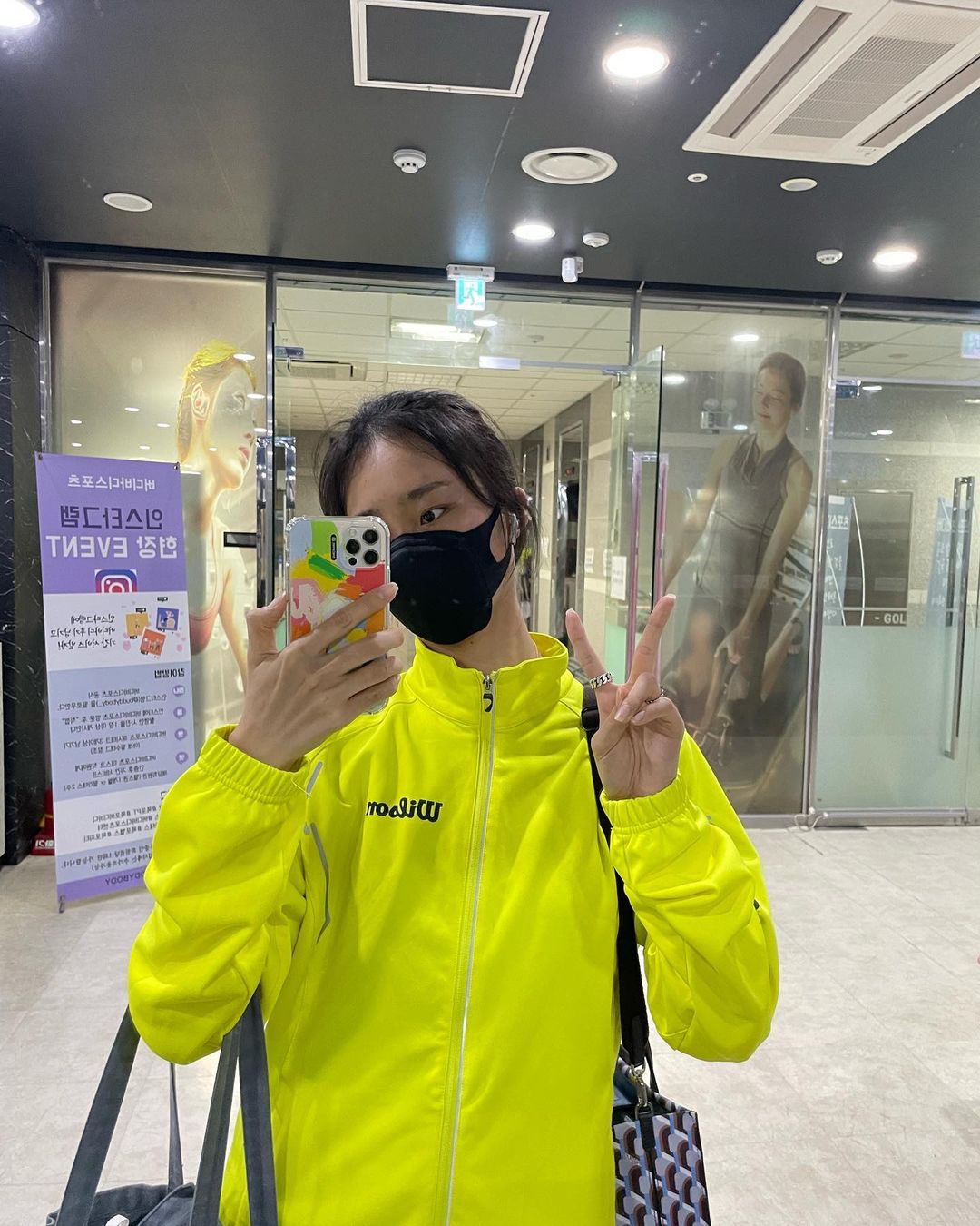 이여름 on Instagram: “#협찬 #리비스타스포츠마스크 마스크가 땀에 들러붙고 숨쉬기 힘들었는데 요건 숨쉬기가 진짜 편함! 일반 천 마스크나 쿨론 마스크도 써봤지만 확실히 스포츠
