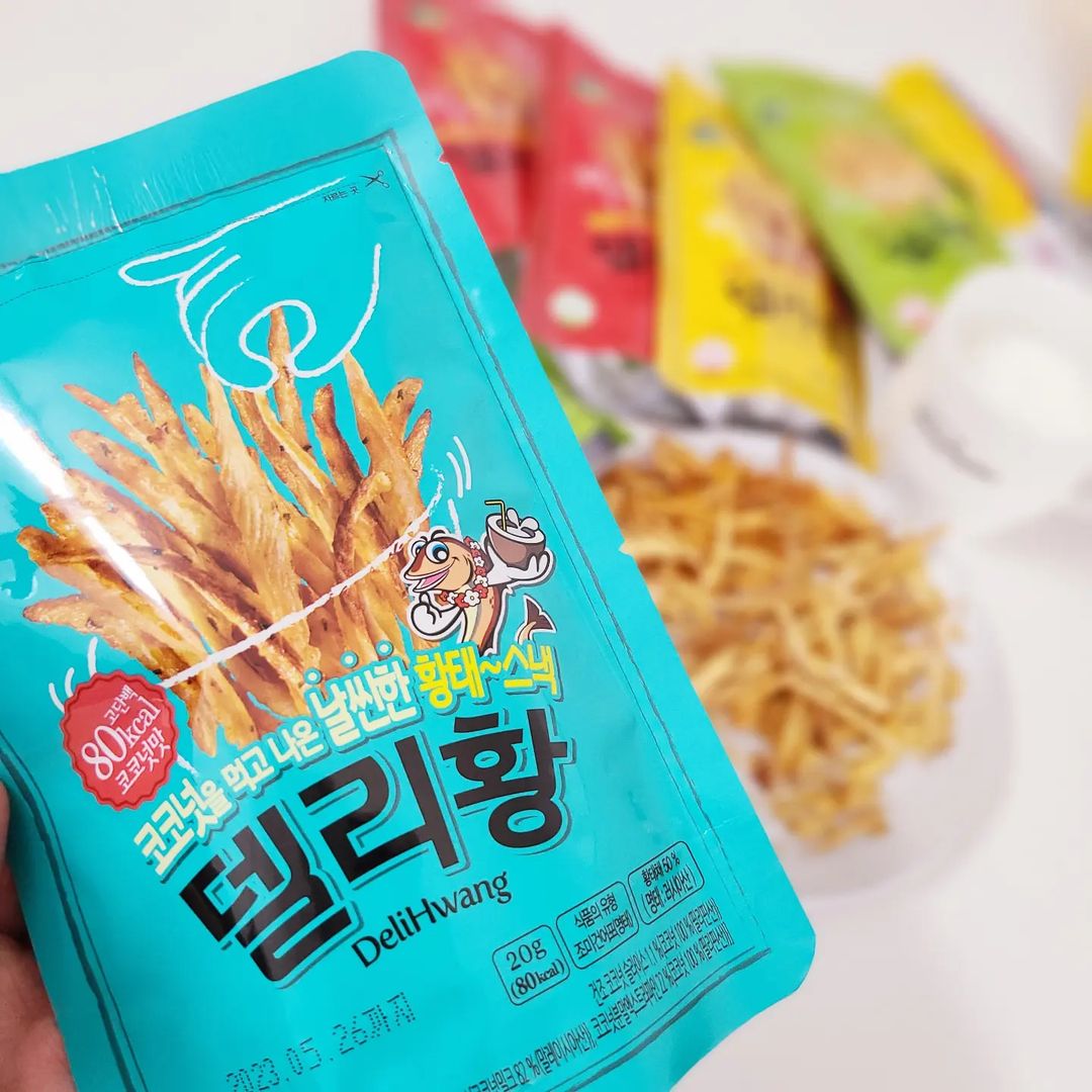 새콤맘👶 on Instagram: “#광고 #델리황 #황태스낵 진심 너무너무 맛있다🤍 임산부 간식으로 완전 추천! 매끼 골고루 챙겨먹기 은근 만만치 않고 주전부리는 땡기는데 과자 아이스크림 같은