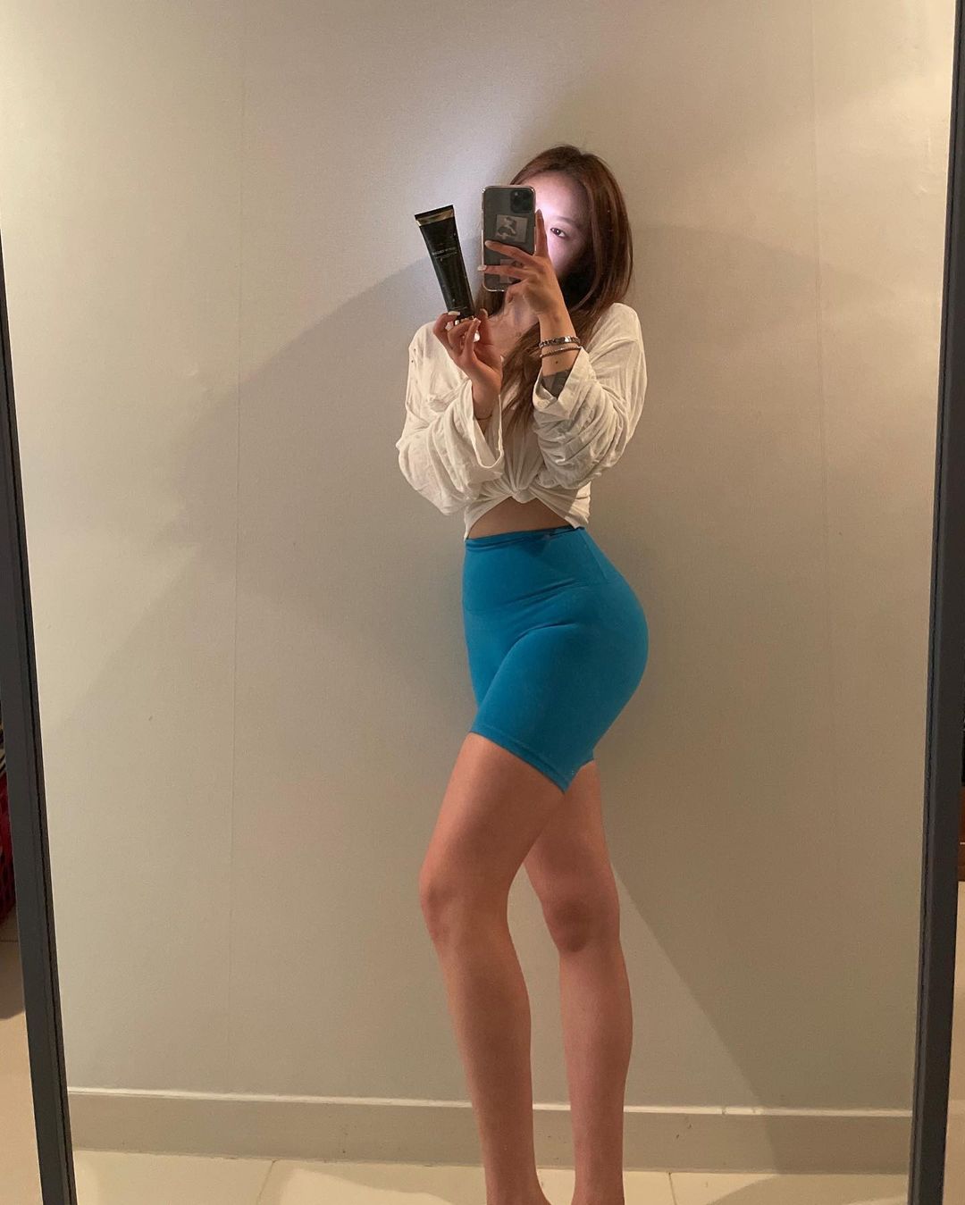 @24.39_k on Instagram: “썸머?”