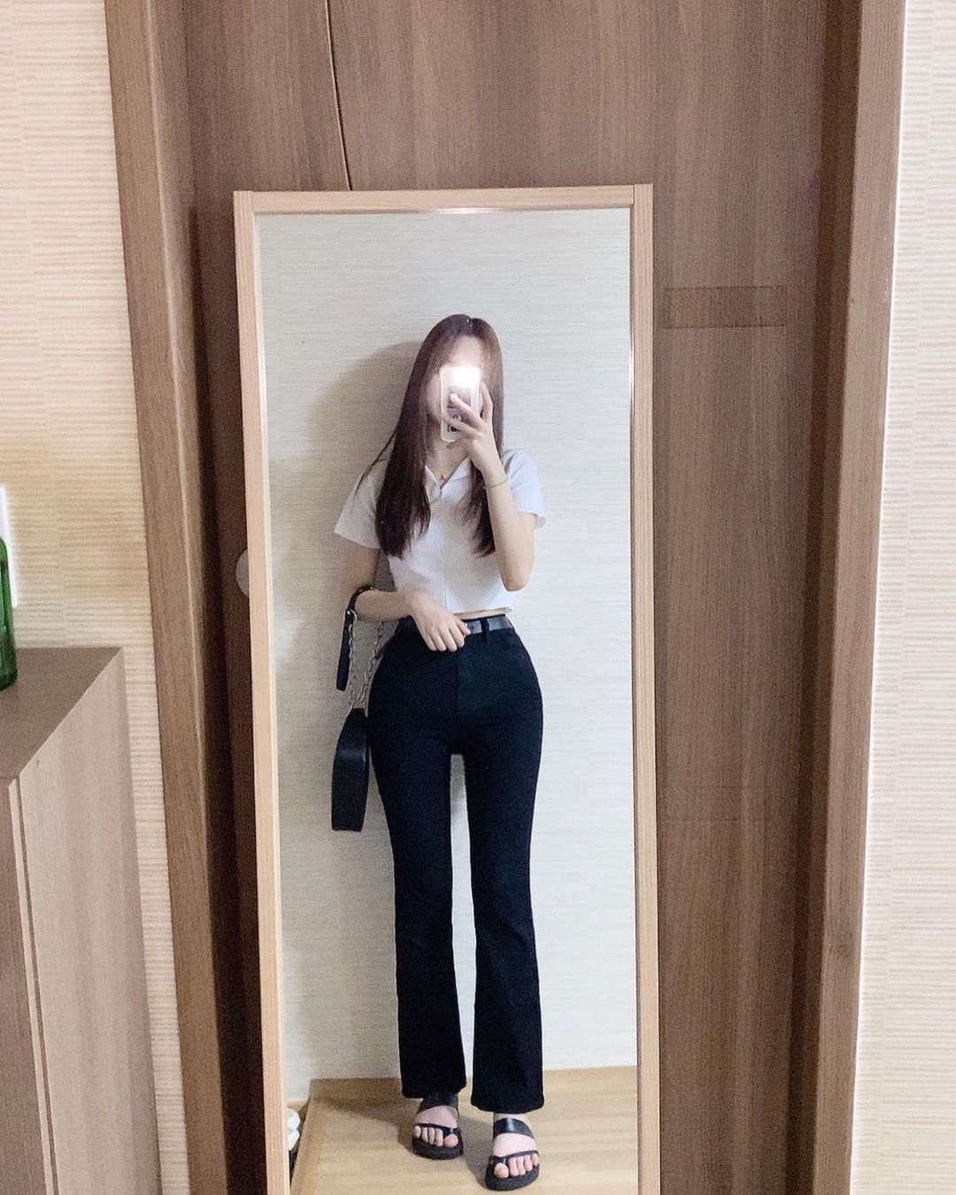 세리 on Instagram: “#광고 @blackhobby_official 무채색 룩 입었을때 뿌리기 좋은 #비누향수 블랙 하비의 디ᄉ