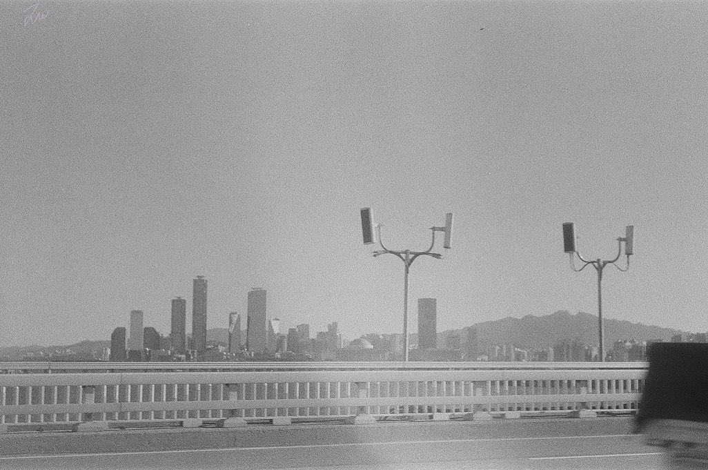 첫 흑백 필름 
.
.
.
.
.
.
.

#필름사진 #fomapan400  #fomapan #흑백필름 #photo #photography 
#내가찍은사진 #사진 #필름카메라 #필름 #film #filmcamera #filmphoto #필름사진 #filmphotography #취미 #학생  #무보정 #무보정사진 #서울 #불펌금지