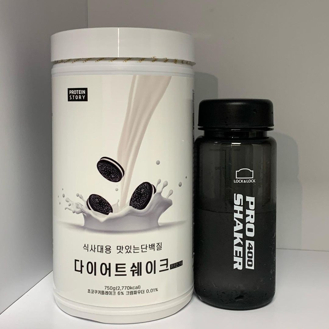 @song_hee_1216’s Instagram post: “밥대신먹는 쉐이크 너모마시떠🏋🏻 다이어터는 무조건 안먹어본사람 없길,,,, . . . #광고#프로틴스토리#다이어트쉐이크#단백질쉐이크#식사대용쉐이크#다이어