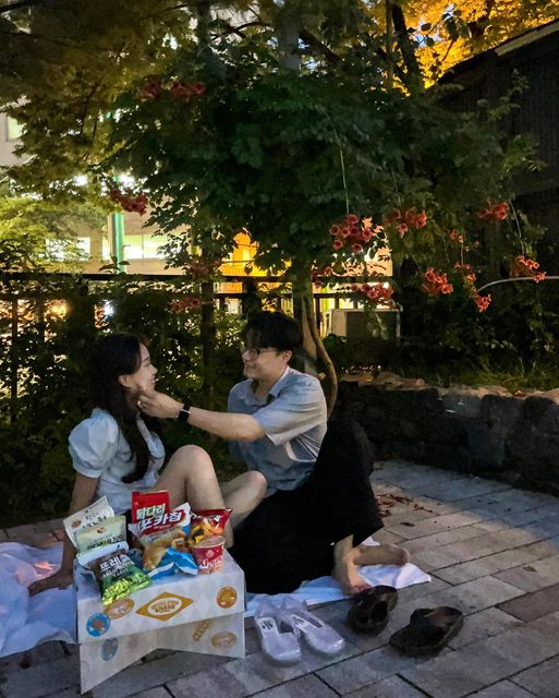 羅每嬉 on Instagram: "#광고 #간식대장 #안주한상 #맥주안주추천 ⠀⠀⠀⠀⠀⠀⠀⠀⠀⠀⠀⠀⠀⠀⠀⠀ 짭짤한 스낵류, 씹기 좋은 마른 안주, 식사 대용(컵라면, 메추리알)까지 맥주와 잘어