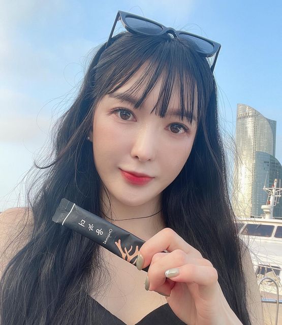 이솔유 on Instagram: "#광고 🏷더 녹용 녹용 다들 몸에 좋은건 알고 계시죠‼️ 솔유가 좋은 정보를 가지고 왔습니다😋 다가오는 명절 무더운 여름에 가족들 친구들께 선물로 너무 좋은 제품