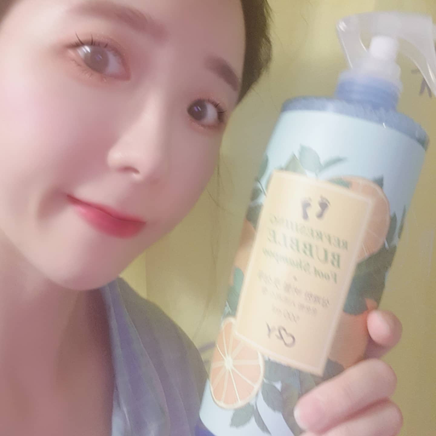 #협찬 
더운여름 신경쓰이는발냄새 발바닥각질 풋샴푸로 
간편하게 관리하기!

발씻을때마다 불편했는데 
칙칙칙 뿌리고 쓰윽쓰윽 비벼주고 
샥샥 헹구면 끄읕~!
넘나 간편한거!

씻고나면 상쾌해서 기분업업 
이제 좀 살 것 같다눙!
발냄새 깔끔하게 굿바이~~ 
삶의질 상승+_+
.
.
.
.
.
#첫줄 #일상 #데일리 #직장인일상 #데일리그램 #일상스타그램 #운동하는여자 
#C2Y풋샴푸 #풋케어 #풋샴푸 #발샴푸 #발냄새제거제 #발세정제 #발바닥각질 
#발각질제거 #발냄새제거 #발냄새 #셀카 #셀스타그램 #얼스타그램 #첫줄반사 
#좋테 #좋테환영 #셀카그램 #데일리맞팔 #선팔하면맞팔 
#l4l #like4likes #눈바디