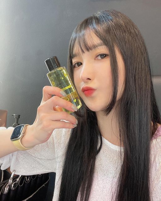 이솔유 on Instagram: "#협찬 🏷엥뎀(indemne) 솔유가 소개할 제품은😉 ❣️바바쿨 향수 바디오일 코코넛-바닐라❣입니다🫶🏻 (오일은 두종류로 또하나는 아몬드) 천연식물의 에센셜 오일을 원