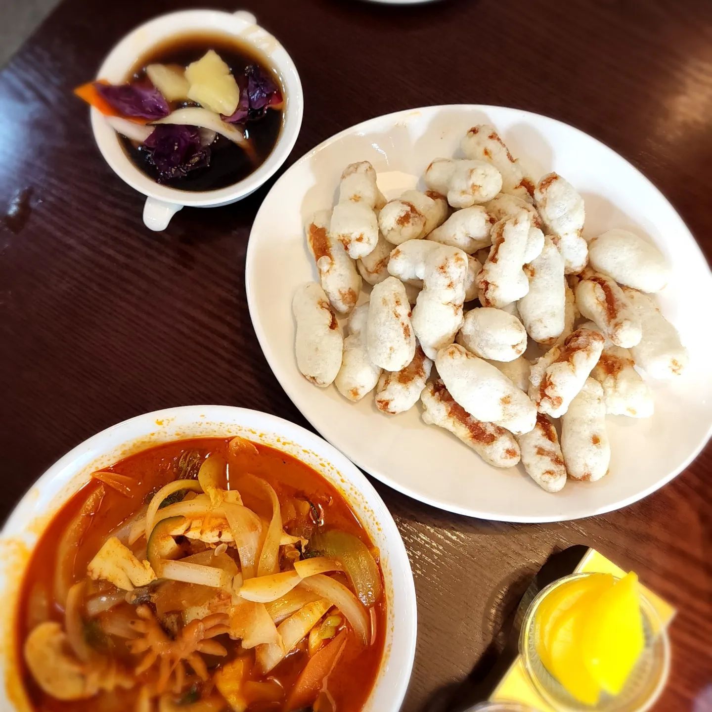 배곧 복록수 중국음식! 드디어 우리 동네에도 고급 중식당이 생겼다. 크리스피 탕수육, 짬뽕 전부 맛있다. 심지어 짜사이까지 죽인다. 꼭 방문해 보신길.....

#배곧맛집 #배곧중식당 #배곧중화요리 #배곧신도시짜장면 #배곧차이레스토랑