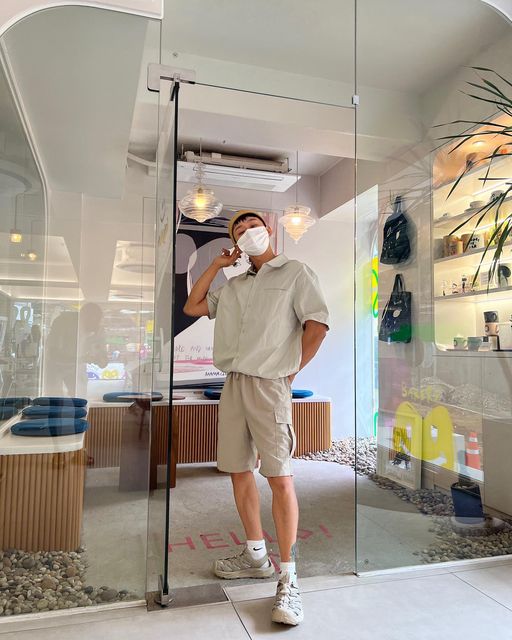 마일로 on Instagram: "#광고 라퍼지스토어 ‘와이드 스트링 하프셔츠’ 면나일론 혼방 소재로 가볍고 시원하게 착용하기 좋은 셔츠 제품. 밑단에 스트링 디테일이 있어서 활용도 굿👍🏻👍